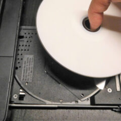 ブルーレイディスクドライブとは？｜メリットやDVDとの違いを解説