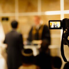結婚式で動画撮影をする際のコツやテクニックを紹介します