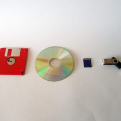 動画データはどの媒体で保存するべき？それぞれの特徴と違いを解説